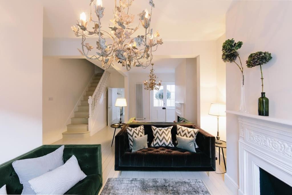 Beautiful House, Cirencester Centre, Parking Экстерьер фото